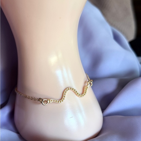 ⚜️❤️‍🔥 Elegant Gold Snake Bracelet 🐍💫 - Picture 3 of 4